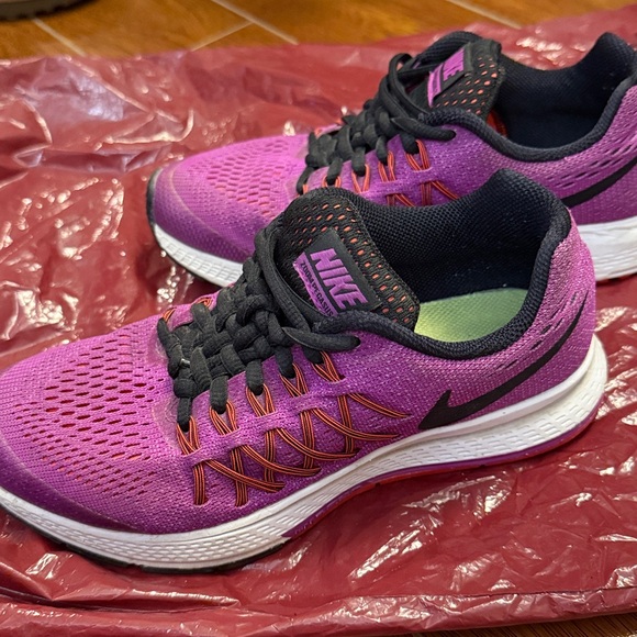 Nike - Zoom Pegasus 32 - youth 3.5 - Picture 2 of 7